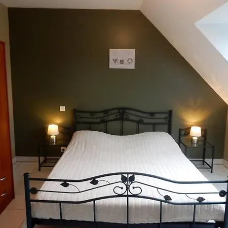 D'hotes A - Bed & Breakfast